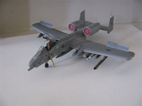 A 10 Warthog Plastic Model Airplane Kit 148 Scale 855521