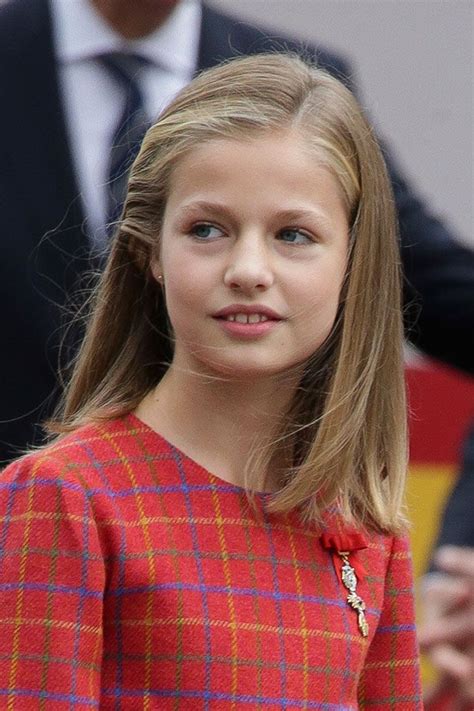 Pin by pppqqq on Leonor de Borbón Style | Royal family portrait, Princess of spain, Leonor ...