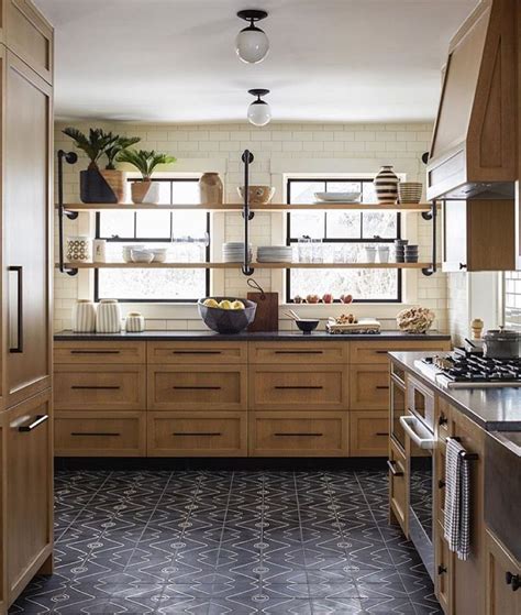 20 Farmhouse Kitchen Wood Cabinets