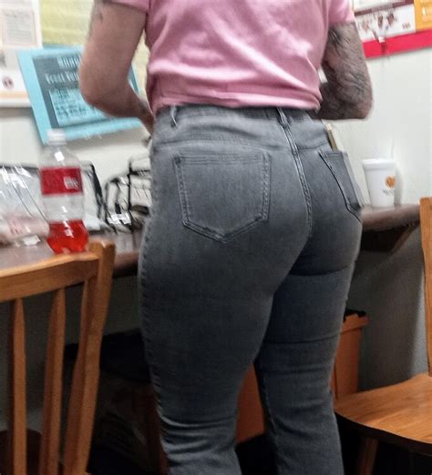 Hot Waitress Coworker Big Round Ass Tight Jeans Forum