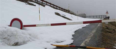 Maltempo In Lombardia Pioggia Vento E Neve Creano Disagi Frane