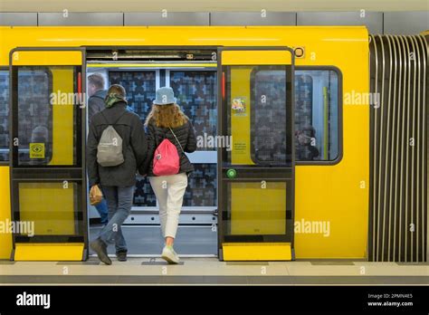 U 5 U Bahnhof Brandenburger Tor Mitte Berlin Deutschland Stock