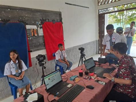 Hari Kedua Pelajar Sman Lae Parira Peroleh Layanan Rekam Ktp El