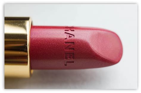 Chanel Rouge Allure Moire #135 Enigmatique. Review & swatch ...