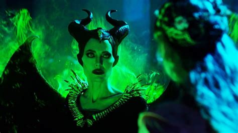 Der Erste Trailer Zu Maleficent L Sst Angelina Jolie Wieder Zur B Sen