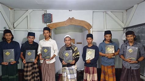 Sat Reskrim Polres Garut Gandeng Media Online Salurkan Al Quran Di Hari