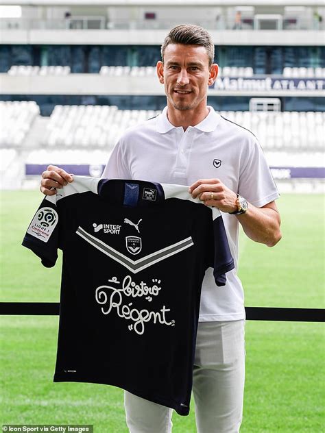 Laurent Koscielny Finally Apologises To Arsenal Fans For Bordeaux Shirt