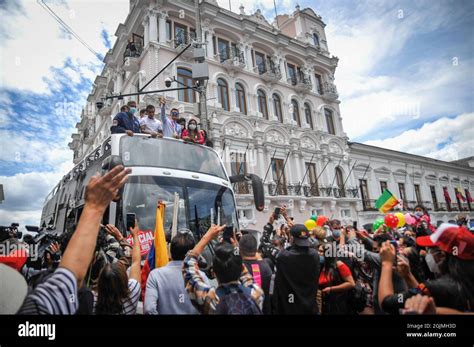 Quito Ecuador 10th De Sep De 2021 Richard Carapaz Saluda A La Gente