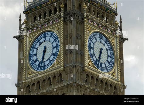 Elizabeth Tower Big Ben S Clock Face Close Up Stock Photo Alamy