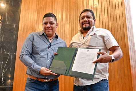 Entrega Gobierno Estatal De Slp Escrituras De Predios A Familias