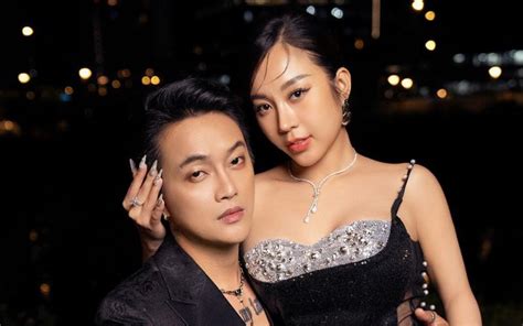 Ca Sĩ Titi Tung Loạt ảnh Cưới Gợi Cảm Bên Xe Mô Tô Nửa Tỷ đồng ThẾ