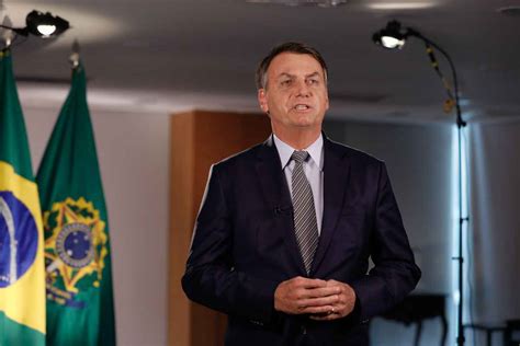 Bolsonaro inclui atividades religiosas em rol de serviços essenciais