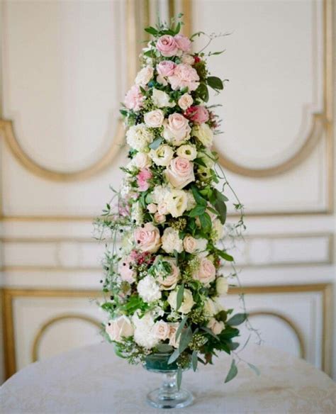 Flower Tower Classic Wedding Flowers Flower Tower Wedding Centerpieces