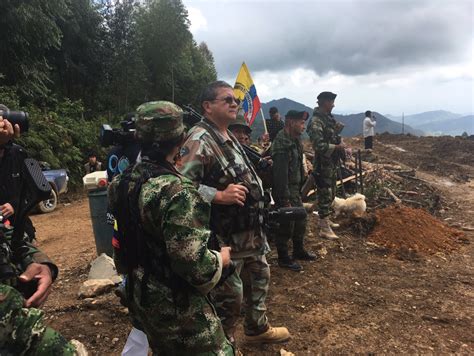 En Im Genes La Guerrilla M S Antigua Del Mundo Camina Hacia La Vida