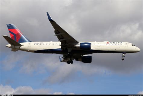 N695DL Boeing 757 232 Delta Air Lines Andriy Yegorov JetPhotos