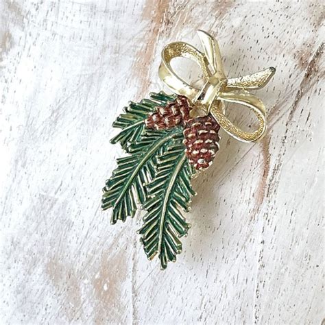 Gerrys Jewelry Vintage Gerrys Christmas Bough Pine Cone Brooch Pin