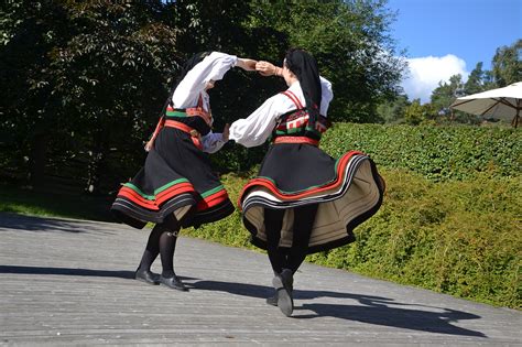 1+ Free Norwegian Folk Museum & Folk Dance Images - Pixabay