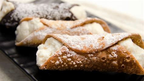 Cannolis Sicilianos Receta Del Postre Tradicional Italiano