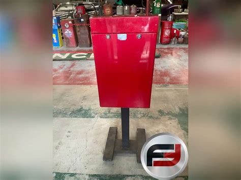 COIN OPERATED STICKER VENDING MACHINE WITH KEY - Freije & Freije ...