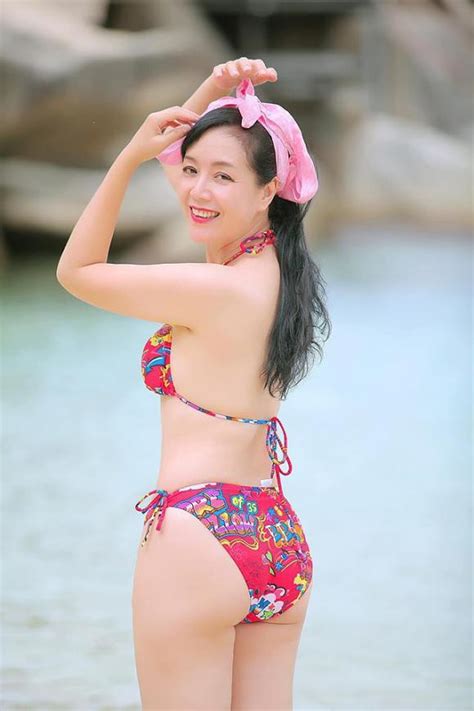Mỹ nhân Việt tự tin diện bikini khoe dáng ở tuổi Ai nóng bỏng hơn