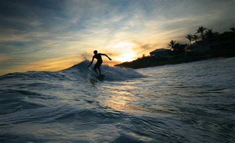 HD Surfing Wallpapers Free Download