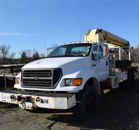 Ford F750 2000 Bucket Boom Trucks