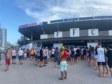 Figueirense divulga preço dos ingressos para estreia em casa no