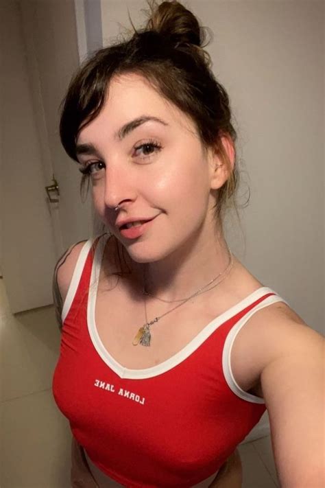 Detienen A Turista Australiana Por Llevar Cenizas De Su Novio En Juguete Sexual Anal CR Hoy