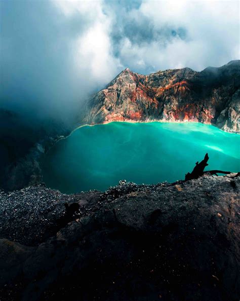 World’s Most Acidic Lake | Story | Hero Traveler