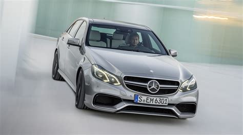 VIDEO W212 Mercedes Benz E Class Facelift In Motion