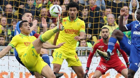 Fc Nantes A Commence Sagiter Autour De Nathan Zeze