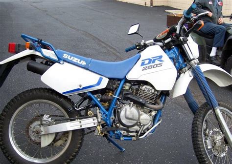 1984 Suzuki DR 250 S Moto ZombDrive