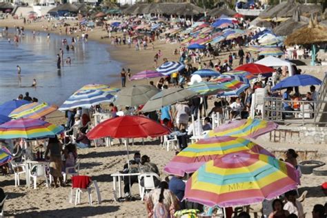 Abarrotan Turistas Las Playas De Mazatl N