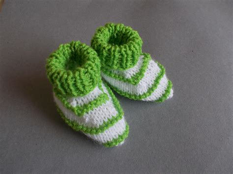 Ravelry Garter Stitch Ridge Baby Booties Pattern By Marianna Mel