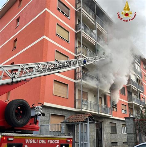 Incendio In Un Appartamento Del Torinese Evacuate 48 Persone Notizie