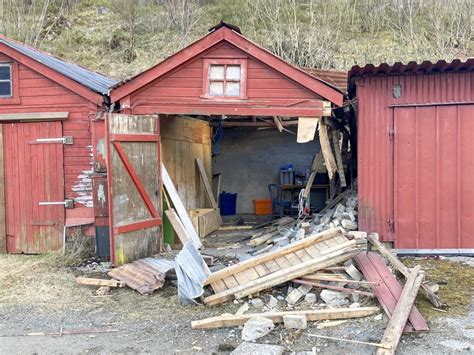 Flere Hus Og Smelteverk Omr De Evakuert Etter Ras I Tyssedal