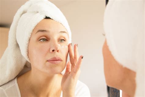 Dry Skin Around Eyes Causes Home Remedies And Prevention