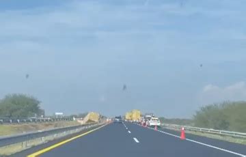 Deja daños materiales volcadura de tráiler en la Autopista de Occidente