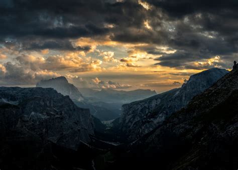 Valley At Sunrise Images – Browse 744,387 Stock Photos, Vectors, and ...