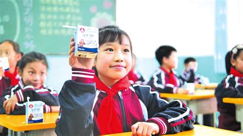 伊利集团蒙牛集团在我市积极推行国家学生饮用奶计划 随州市人民政府门户网站