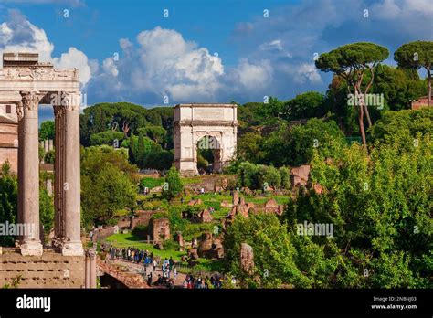 Antike Ruinen Im Forum Romanum Fotos Und Bildmaterial In Hoher