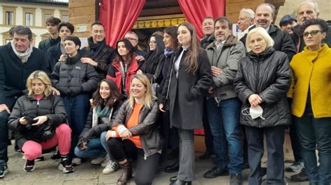 Natale all insegna della solidarietà tra abeti concerti ed eventi