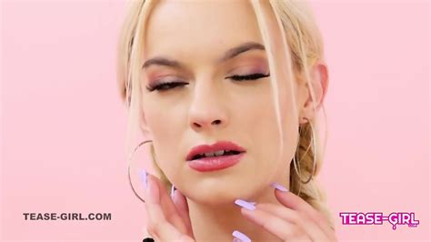 Beautiful Blonde Cums Unexpectedly At Photoshoot