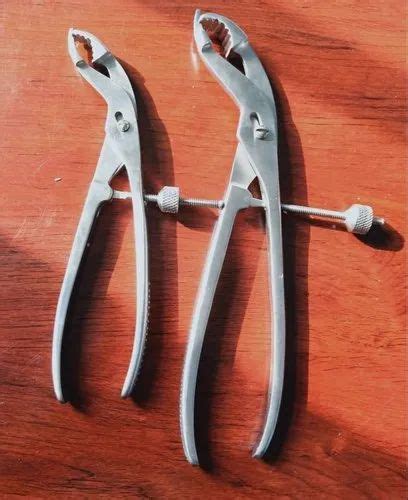 Stainless Steel Self Centering Bone Holding Forceps For Hospital At Rs