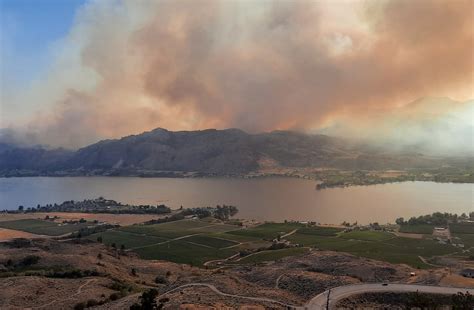 Reader Photos Eagle Bluff Wildfire Crosses Border Threatens Osoyoos