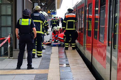 Hamburg Horror am Bahnhof Blinde Frau 32 von S Bahn überrollt moin de