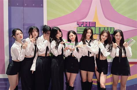 Fromis9 Take Home 1st Win For Menow On This Weeks The Show Allkpop