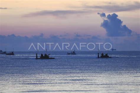 Latihan Pendaratan Operasi Amfibi Tni Al Antara Foto