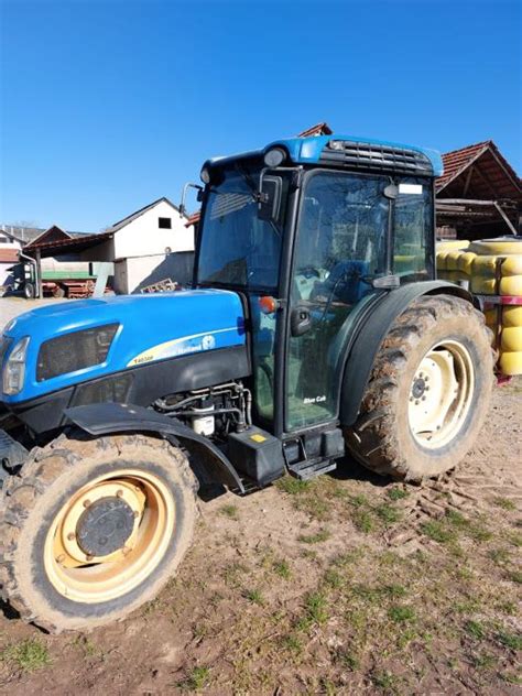 Traktor New Holland T4030