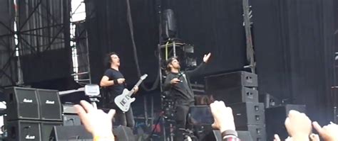 Watch Lamb Of Gods Randy Blythe Join Gojira Onstage For Backbone